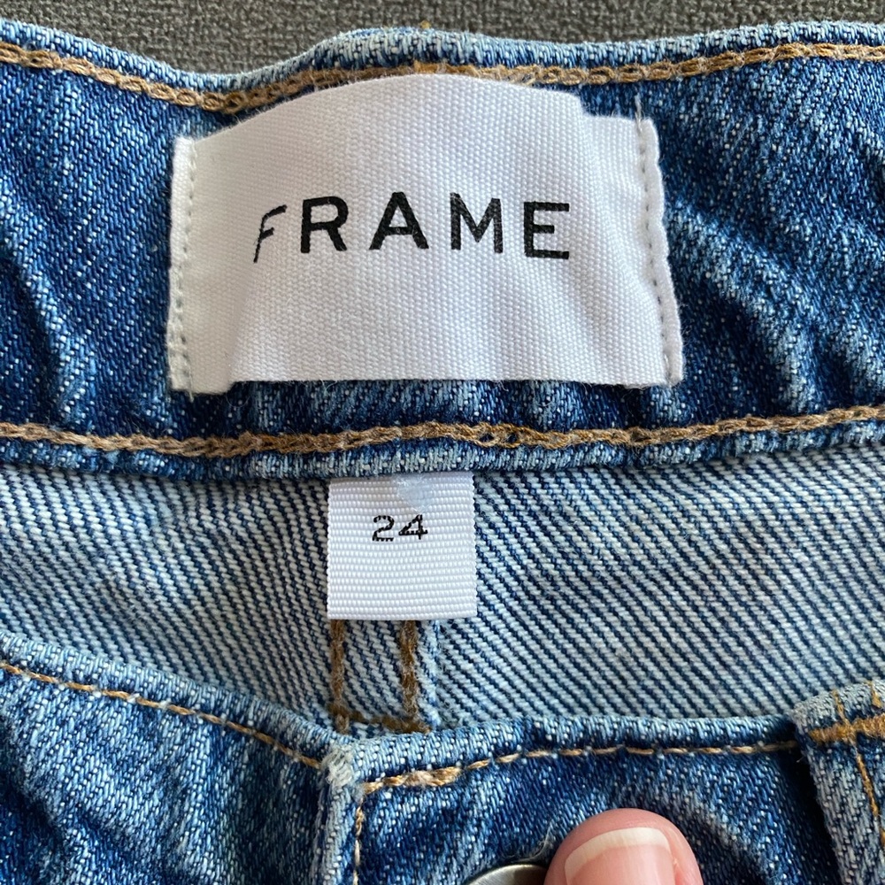 Frame Denim High-Rise Jeans in Medium Blue Wash - Picture 6 of 10